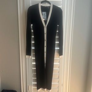 NWT Alice and Olivia black with white trim L/S Sweater  Dress